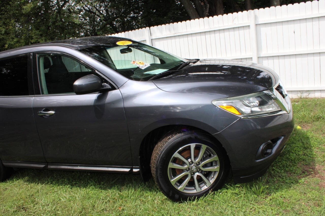 Used 2014 Nissan Pathfinder S image 4