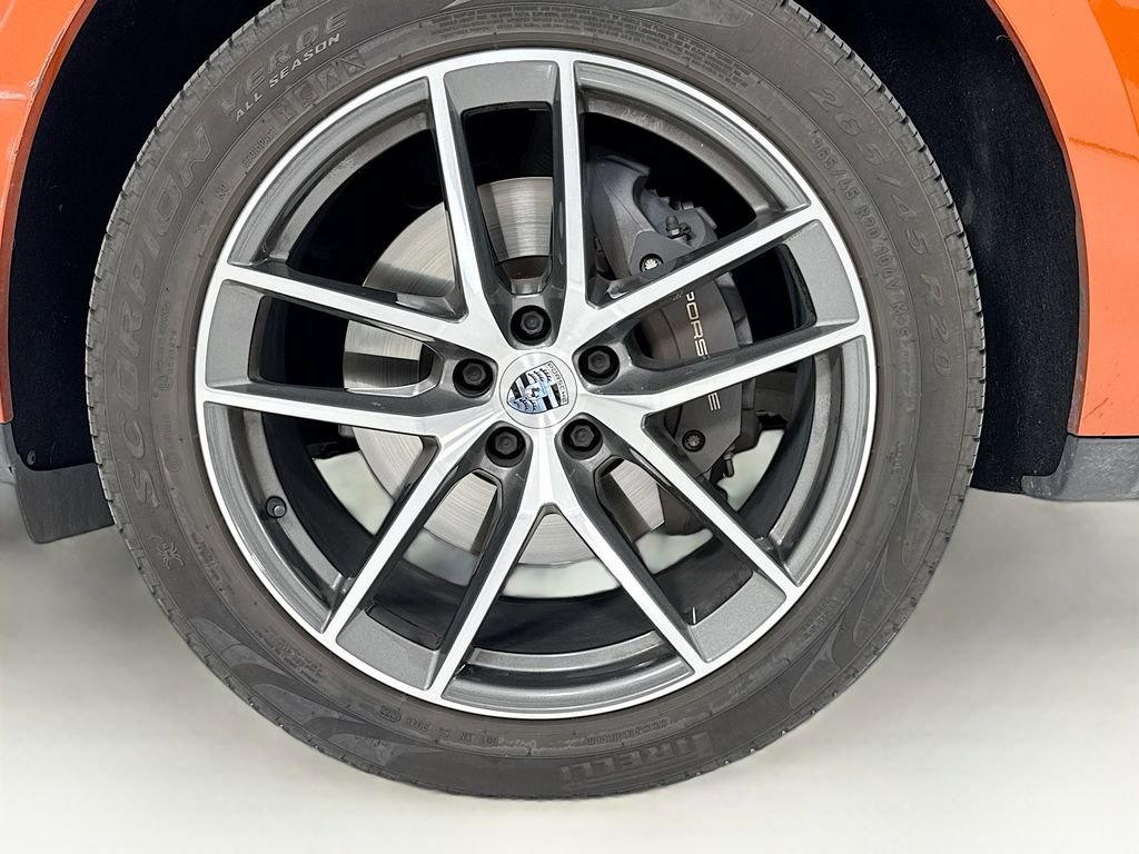 Certified 2023 Porsche Macan Turbo image 11