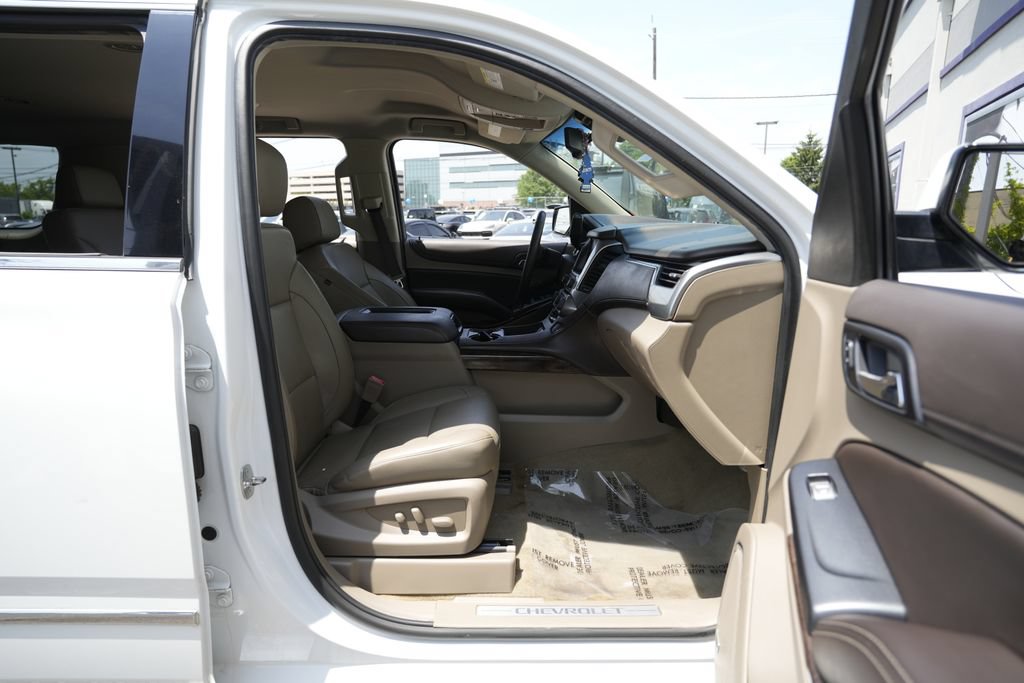 Used 2018 Chevrolet Suburban LT w/ LT Signature Package RWD image 35