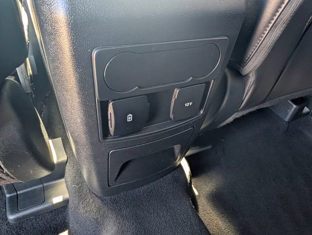 Used 2024 Ford Explorer XLT w/ Equipment Group 202A RWD image 16