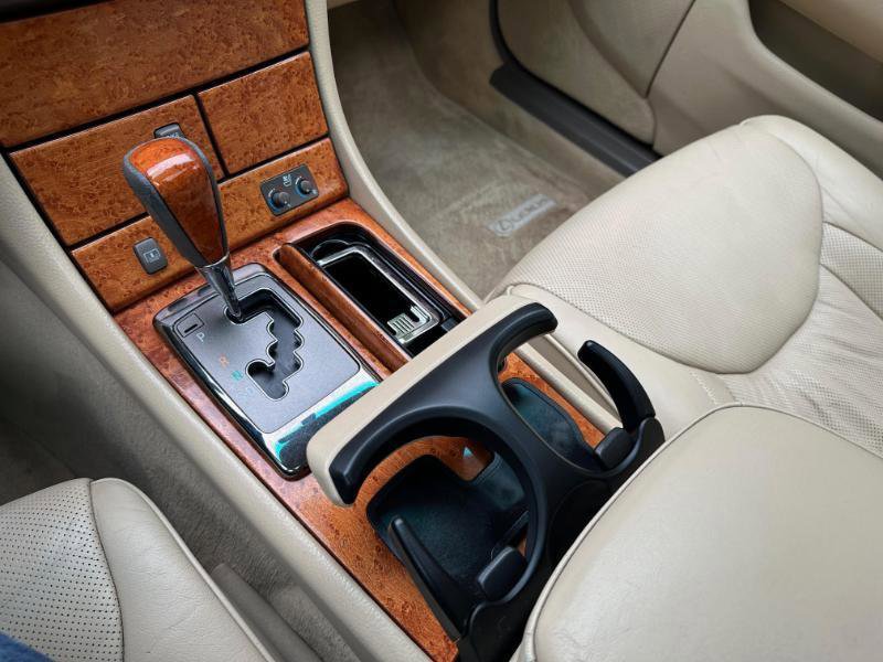 Used 2005 Lexus LS 430 RWD image 32