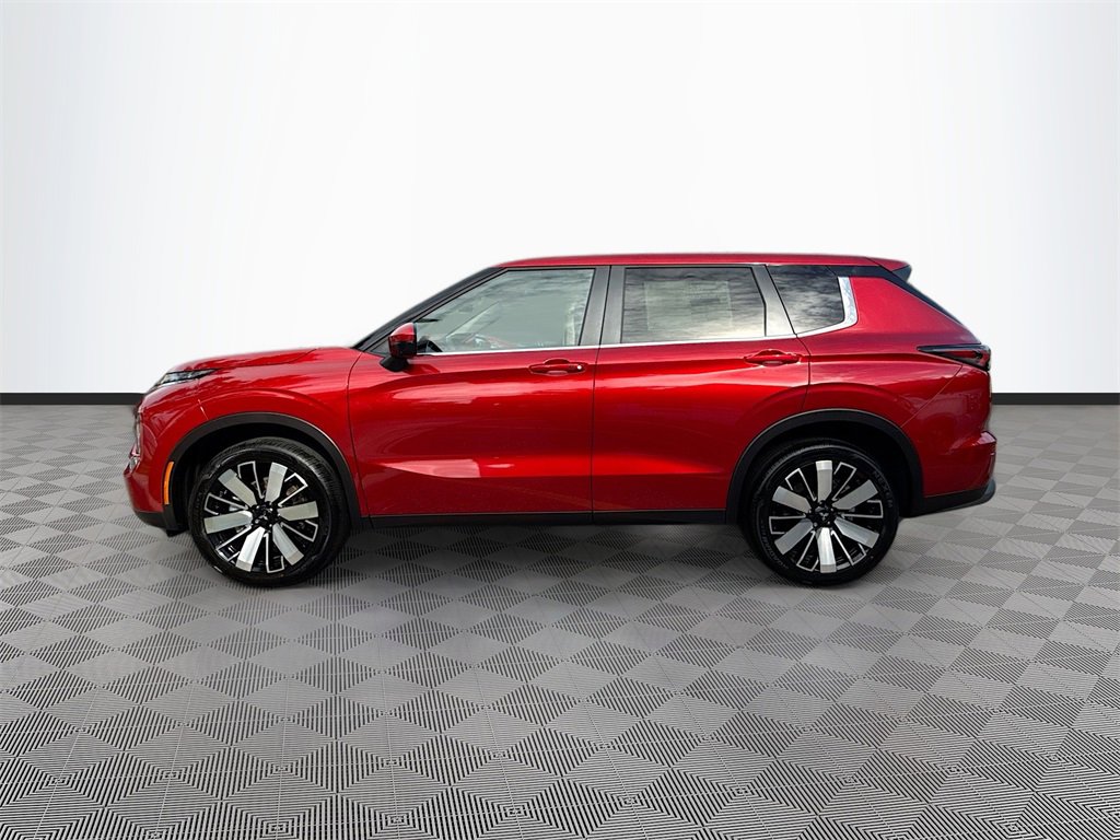 New 2025 Mitsubishi Outlander SE image 8