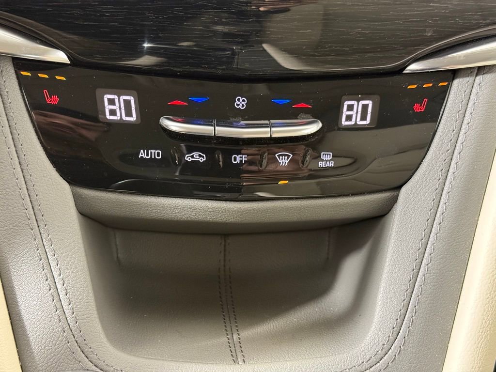Used 2021 Cadillac XT6 Premium Luxury image 16