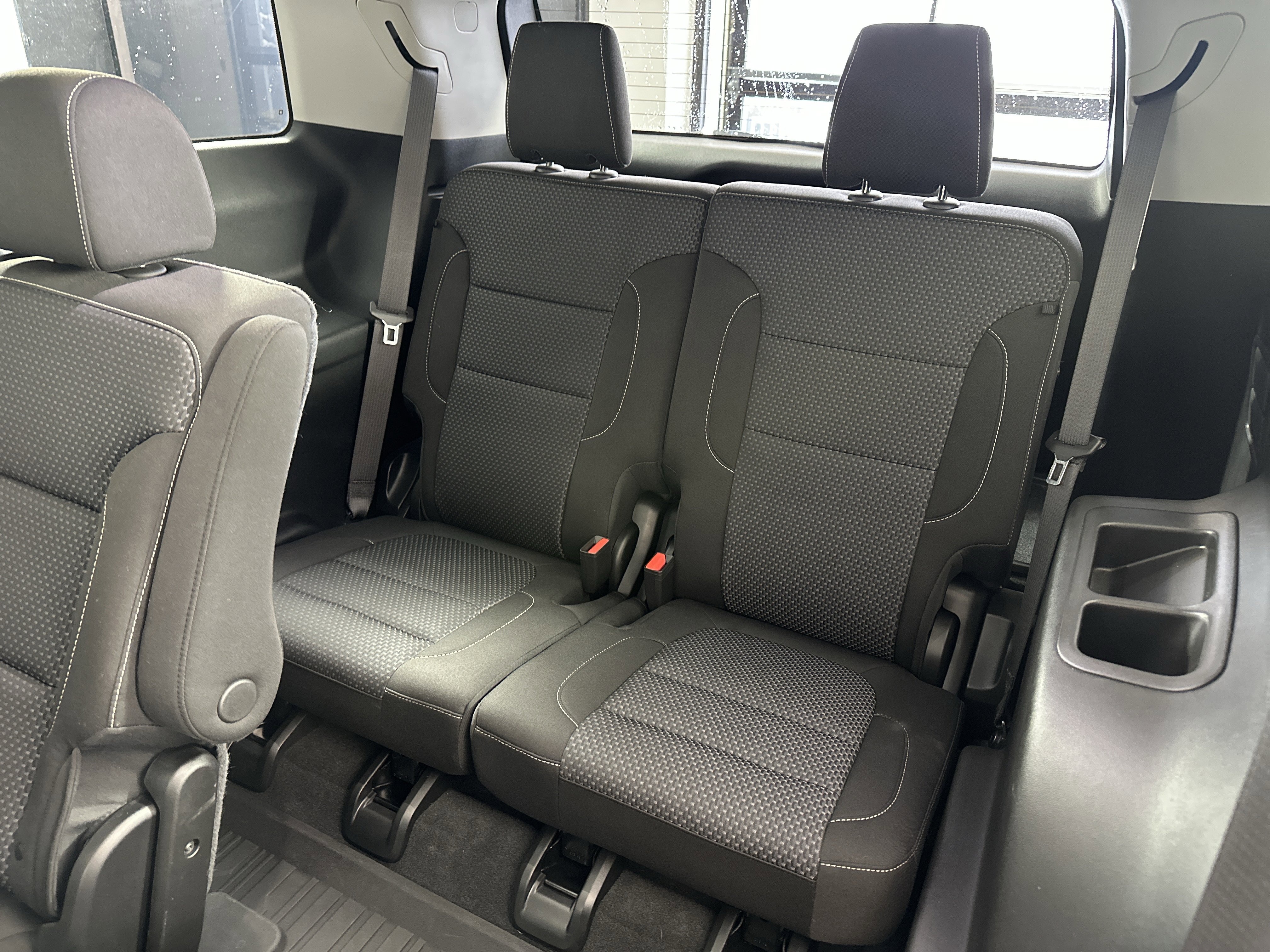 Used 2023 GMC Acadia SLE w/ Driver Convenience Package image 8