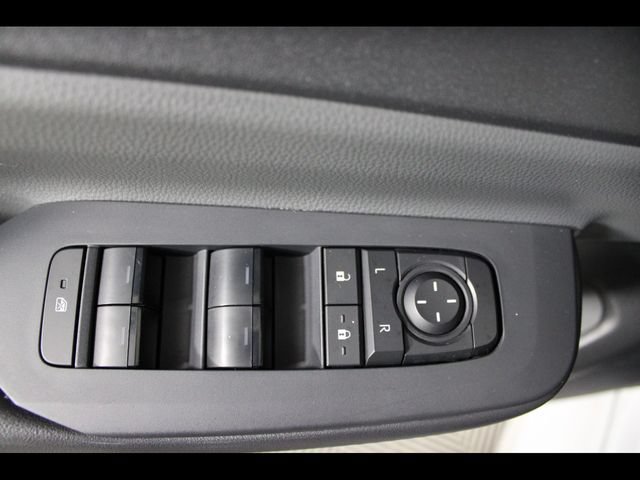 Used 2025 Toyota Prius LE FWD image 19