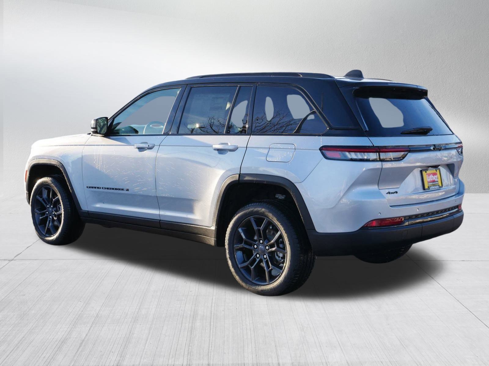 New 2025 Jeep Grand Cherokee Limited image 5