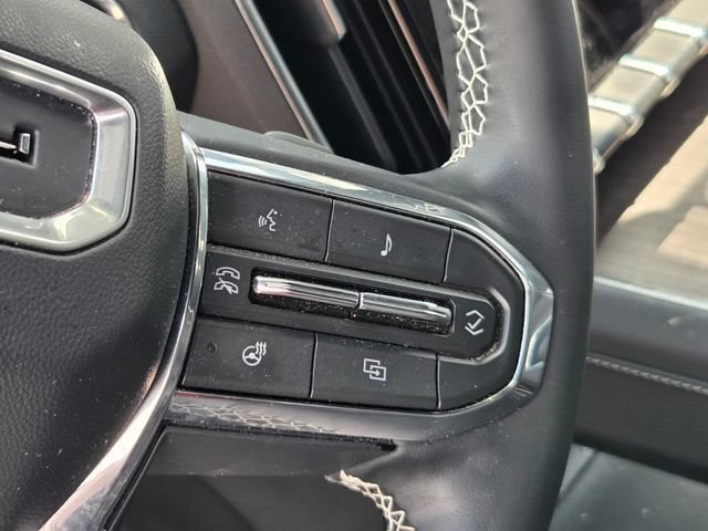 Used 2025 GMC Acadia Denali FWD image 8