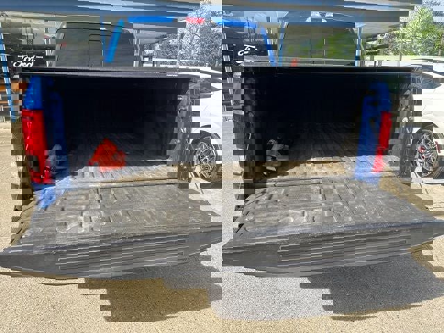 Used 2017 Ford F150 XLT w/ Equipment Group 302A Luxury AWD/4WD image 12