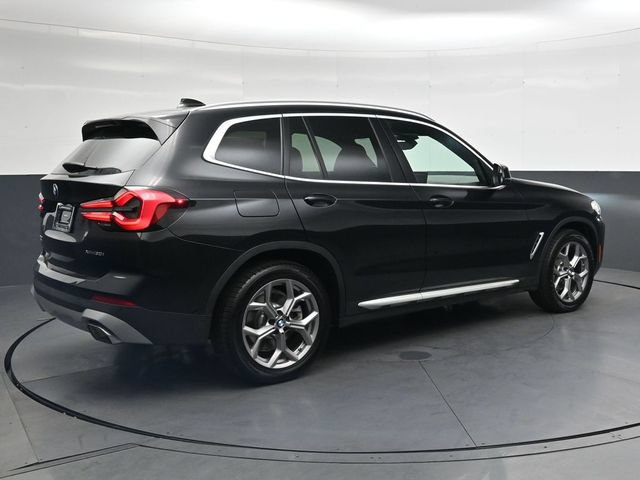 Used 2023 BMW X3 xDrive30i w/ Premium Package AWD/4WD image 4