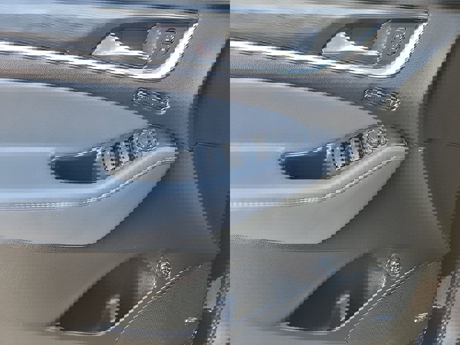 Used 2021 Buick Enclave Premium w/ Sun and Sites Package image 37