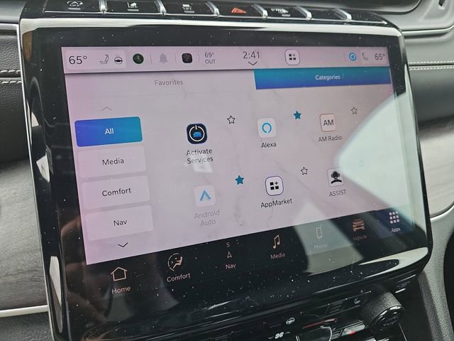 Used 2024 Jeep Grand Cherokee Limited image 27