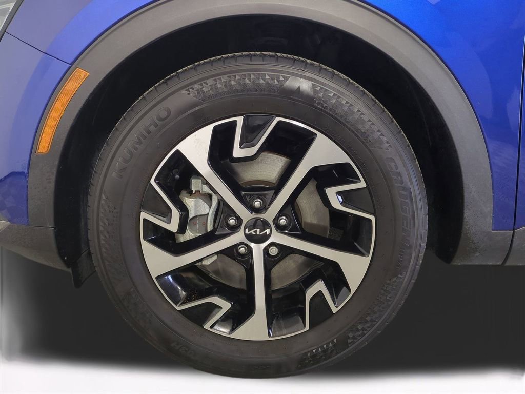 Used 2024 Kia Sportage EX image 11