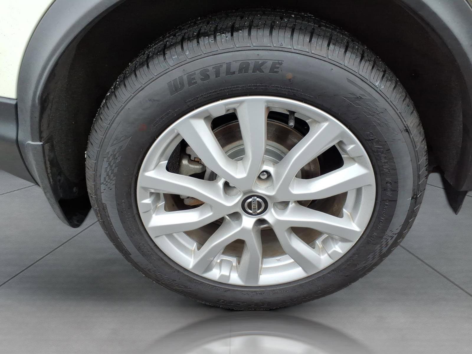 Used 2022 Nissan Rogue Sport SV w/ Technology Package AWD/4WD image 6