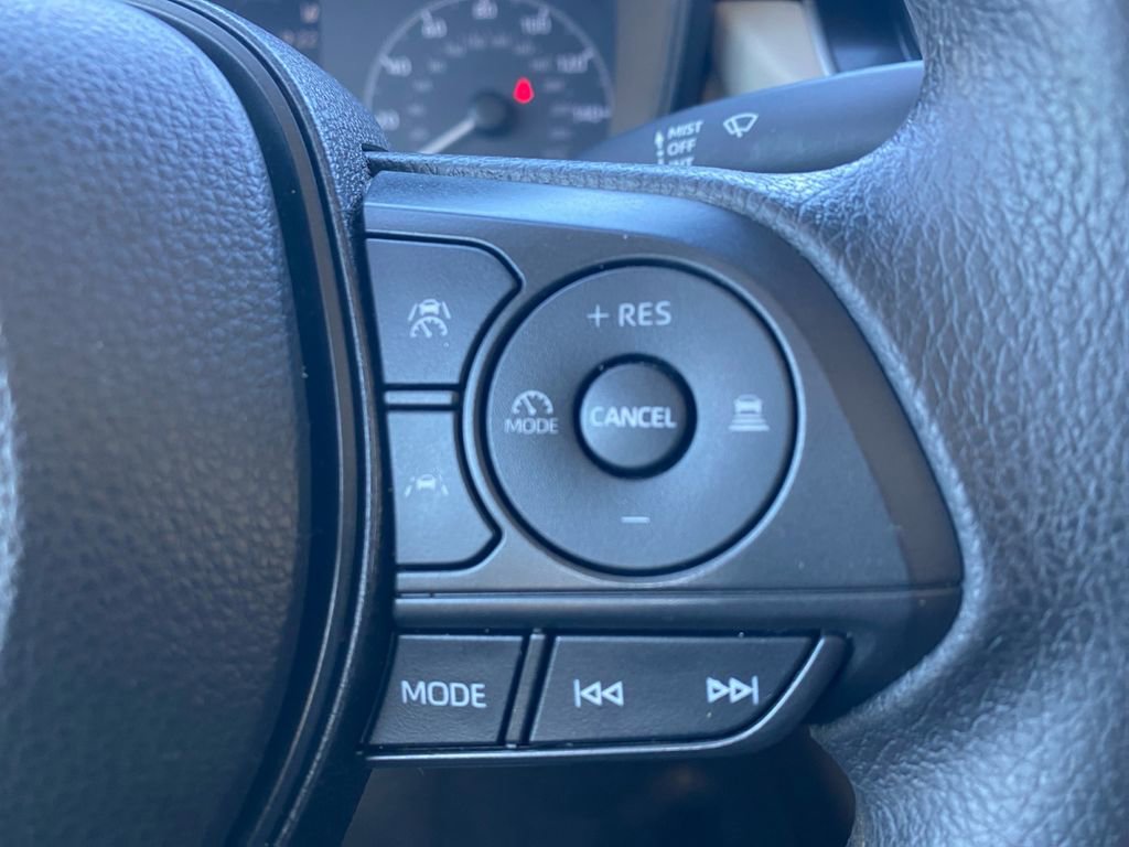 Used 2024 Toyota Corolla LE w/ LE Convenience Package image 18