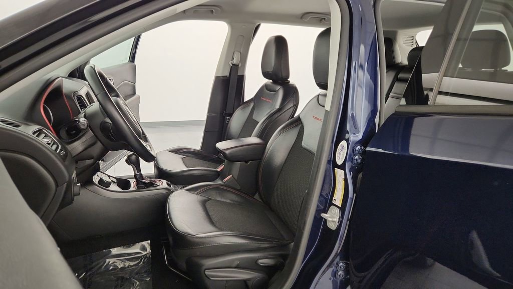 Used 2019 Jeep Compass Trailhawk image 14