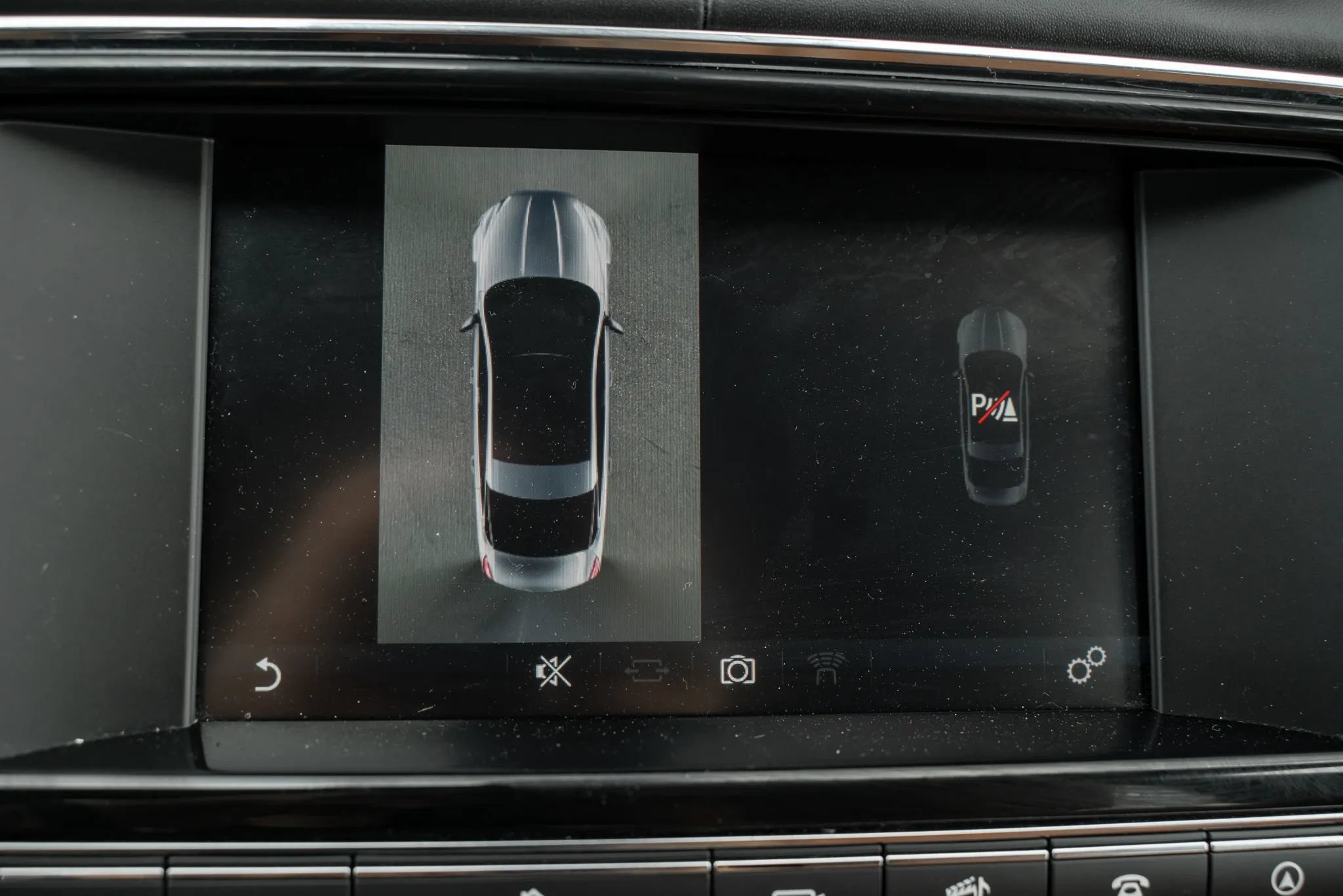 Used 2017 Jaguar XJ L Portfolio AWD/4WD image 38