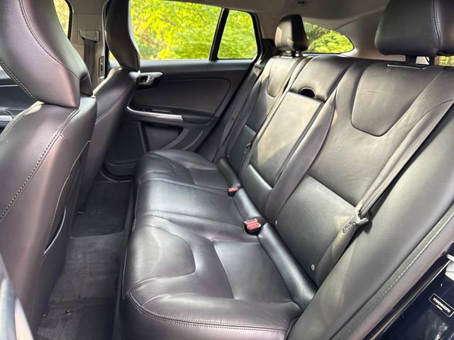 Used 2016 Volvo V60 T5 Platinum FWD image 21