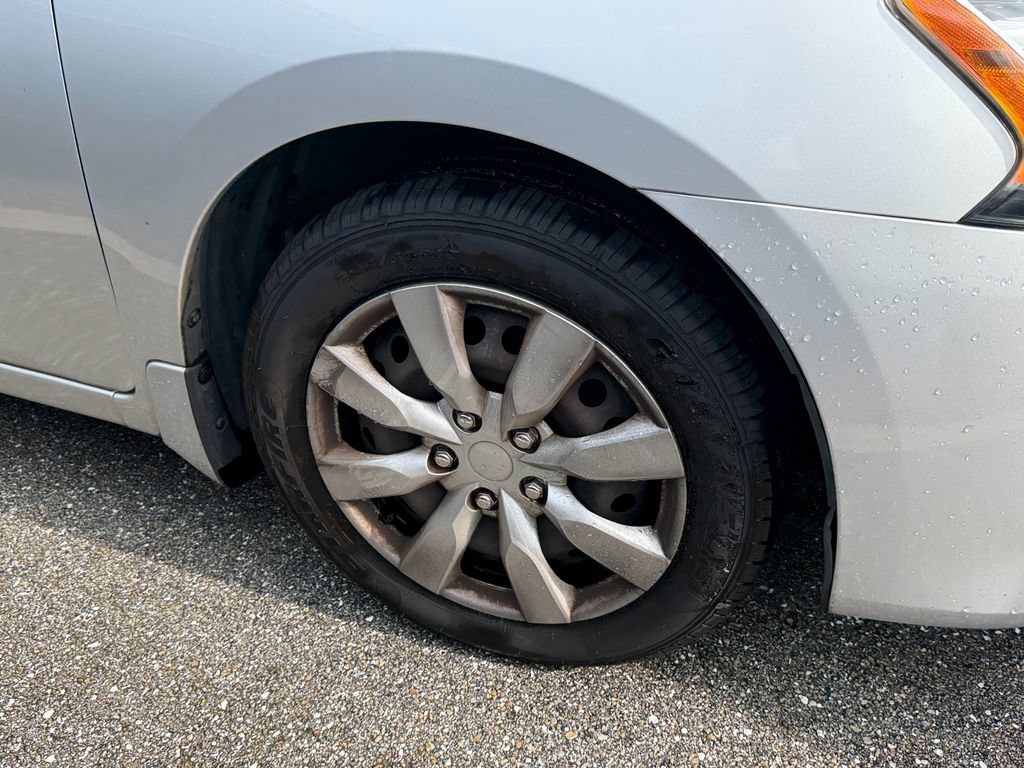 Used 2015 Nissan Sentra SV FWD image 3