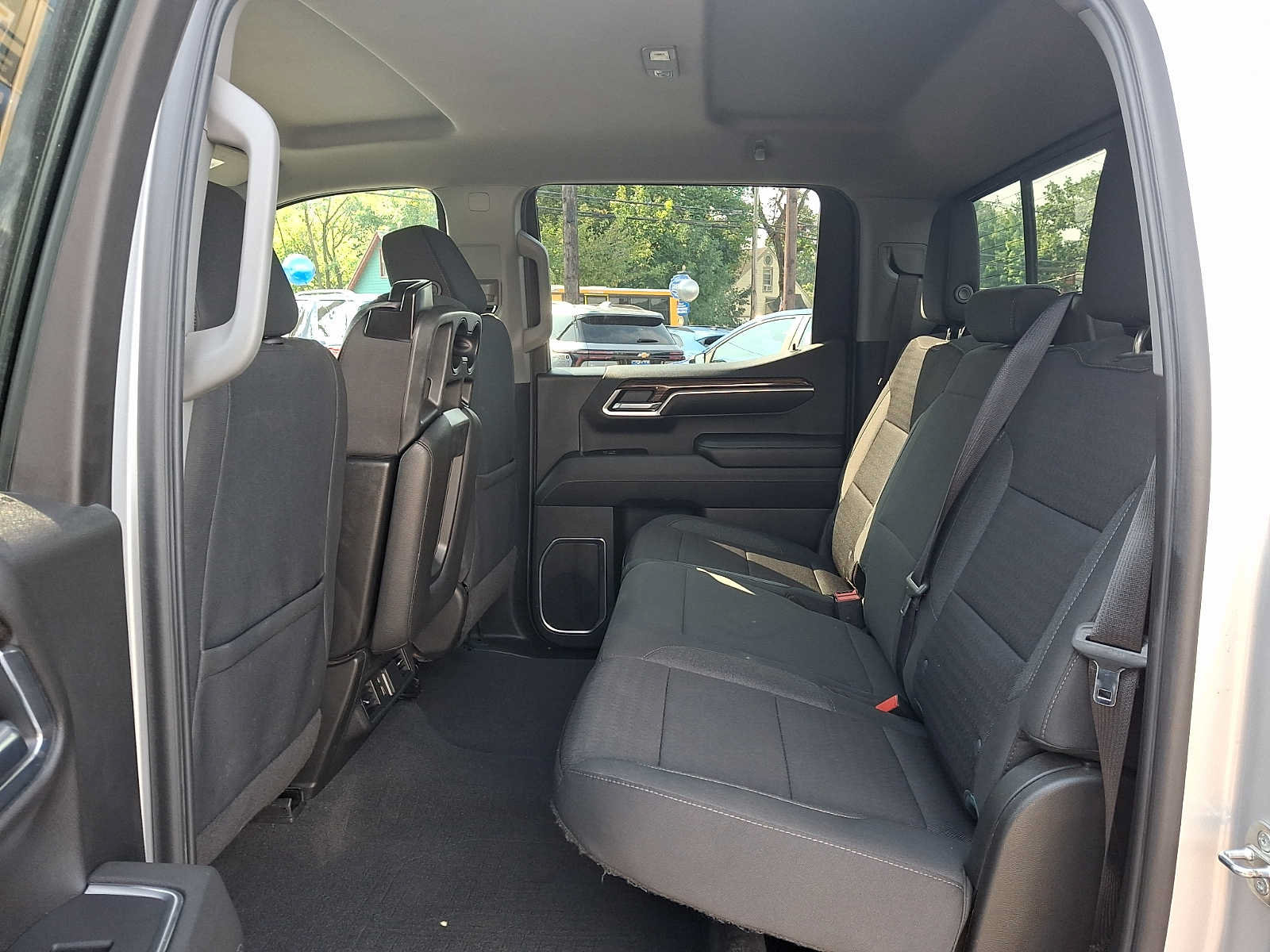 Certified 2022 Chevrolet Silverado 1500 LT w/ Safety Package AWD/4WD image 10