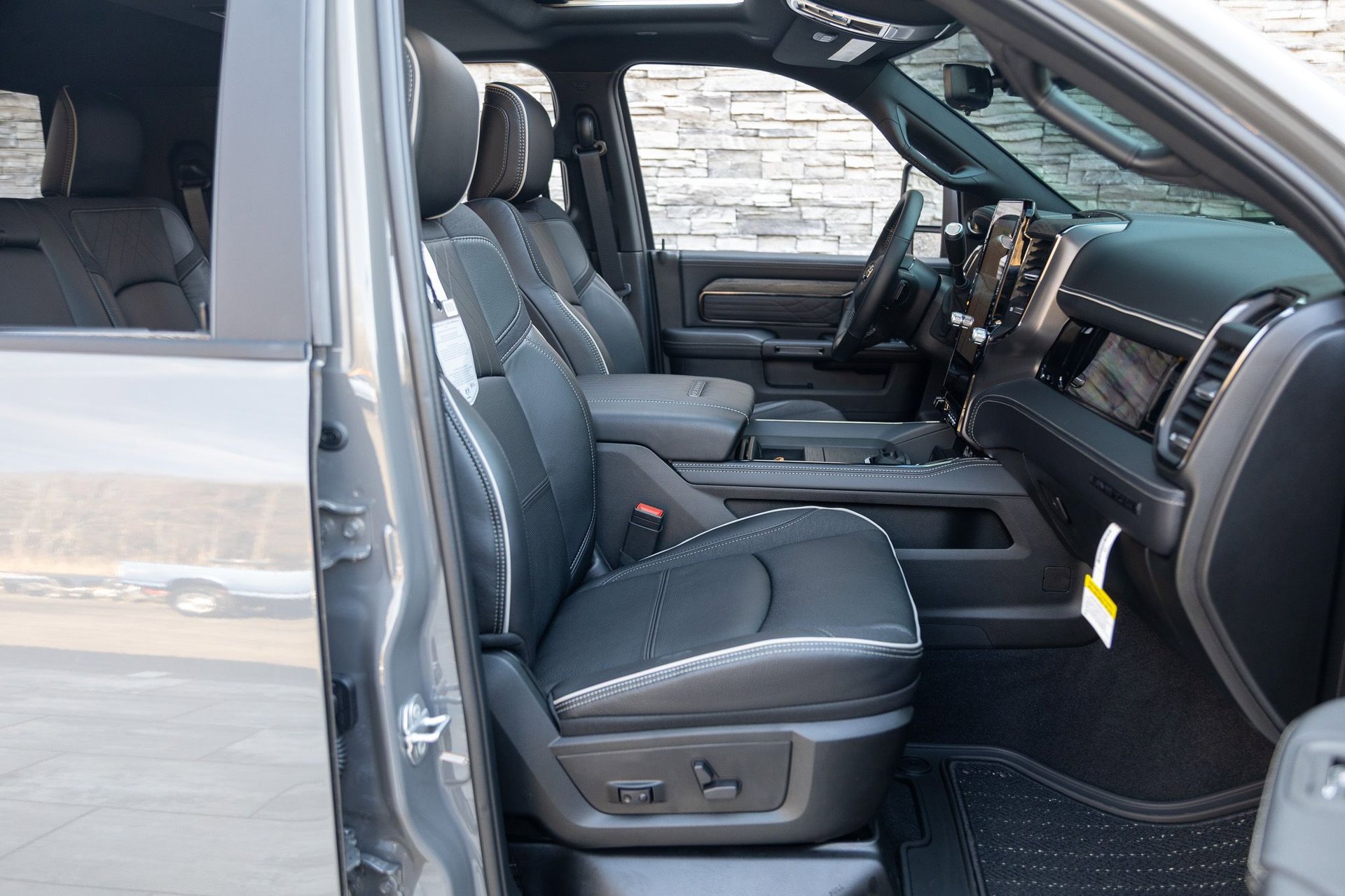 Used 2026 RAM 3500 Limited image 33