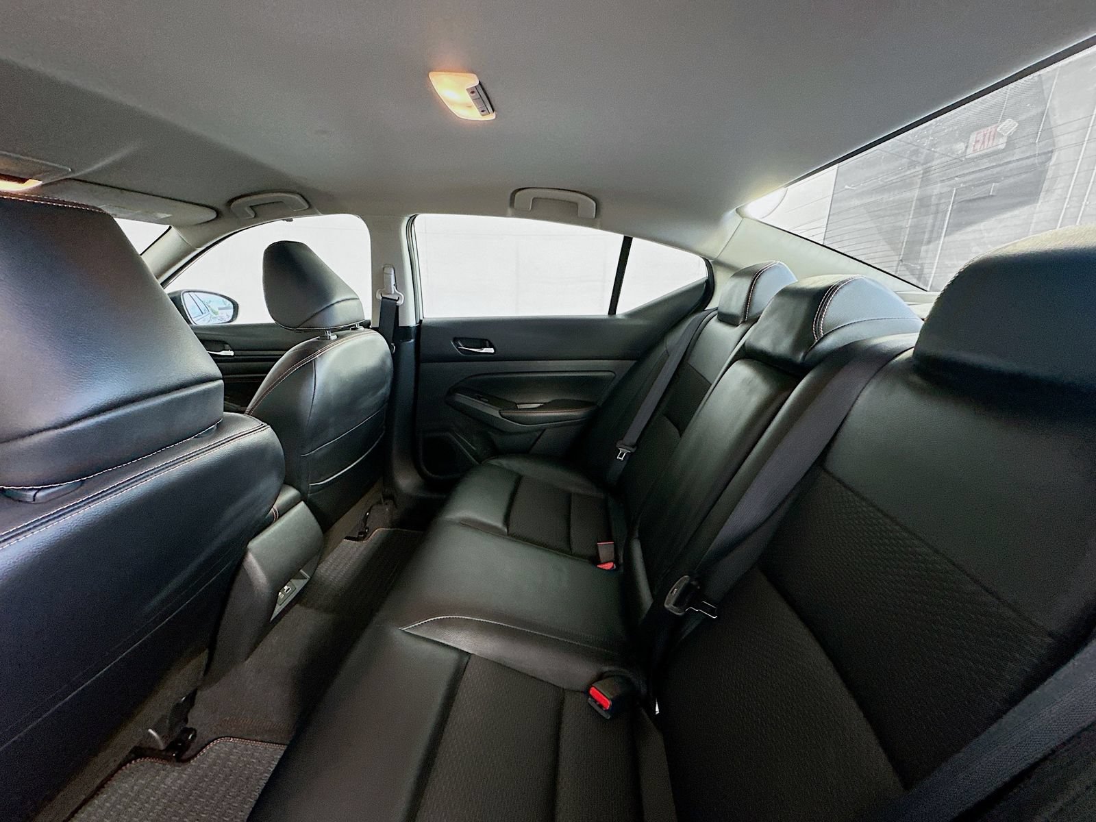 Used 2022 Nissan Altima 2.5 SR FWD image 23