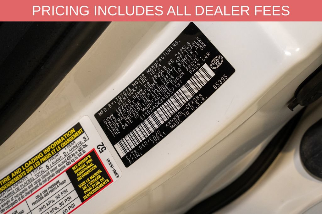 Used 2025 Toyota Camry SE FWD image 19