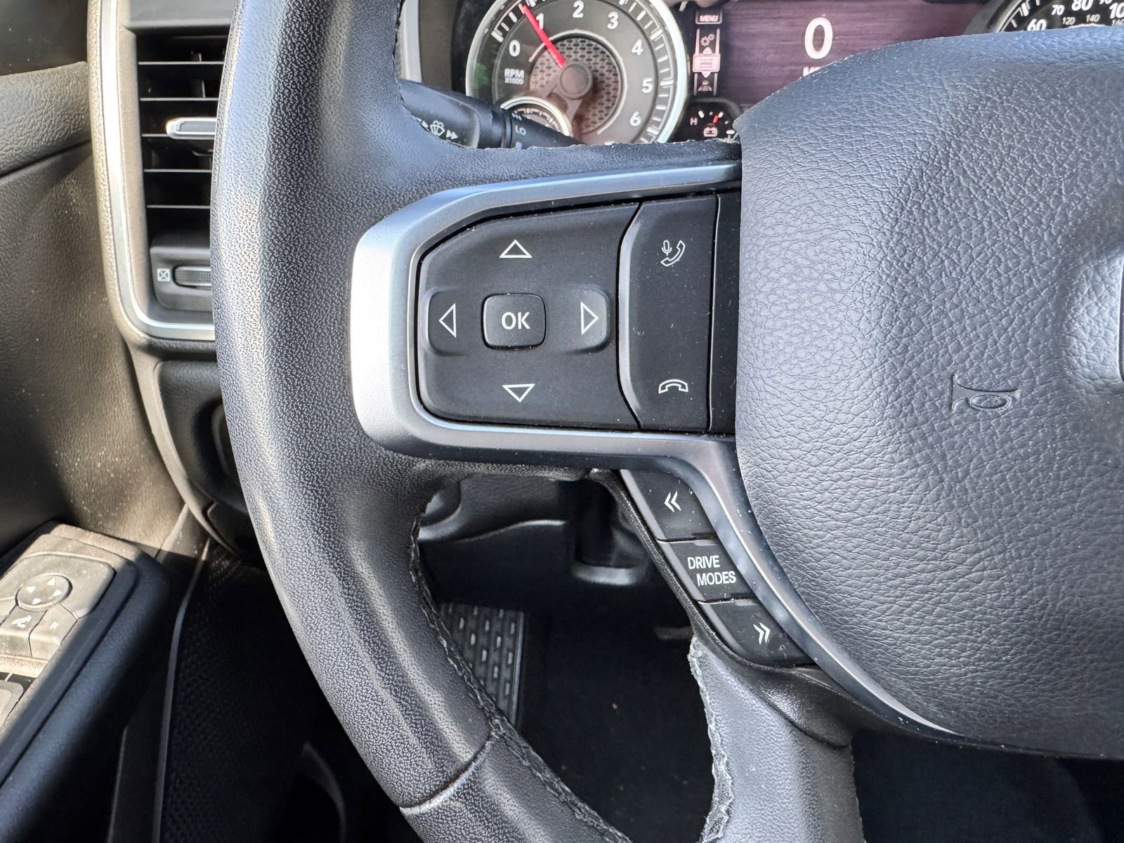 Used 2025 RAM 1500 Big Horn AWD/4WD image 13