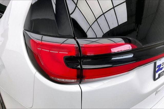 Used 2025 Chrysler Pacifica Limited FWD image 27