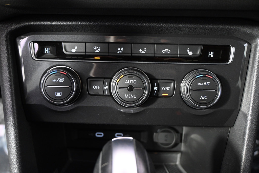 Used 2021 Volkswagen Tiguan SE AWD/4WD image 30