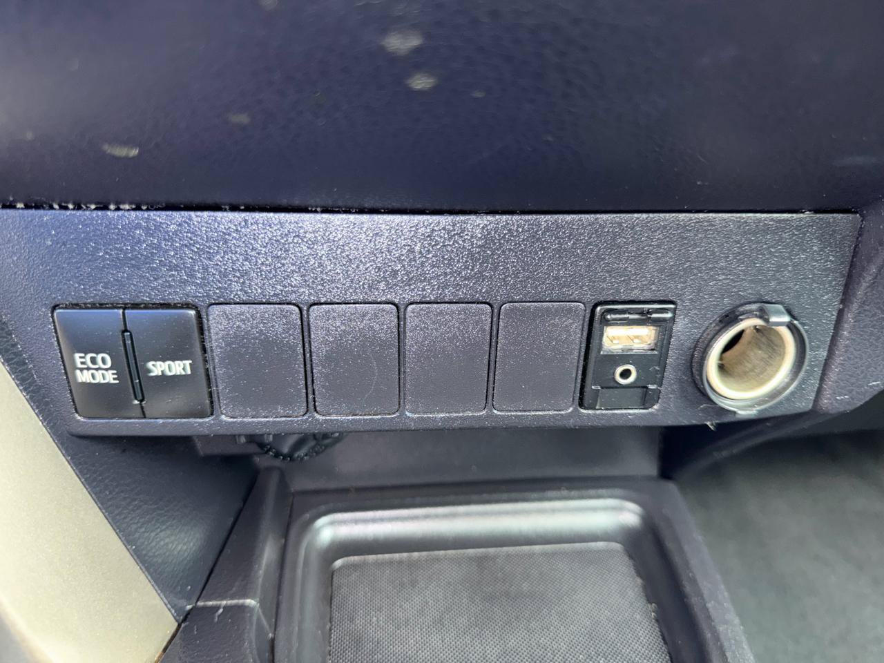 Used 2015 Toyota RAV4 XLE FWD image 24