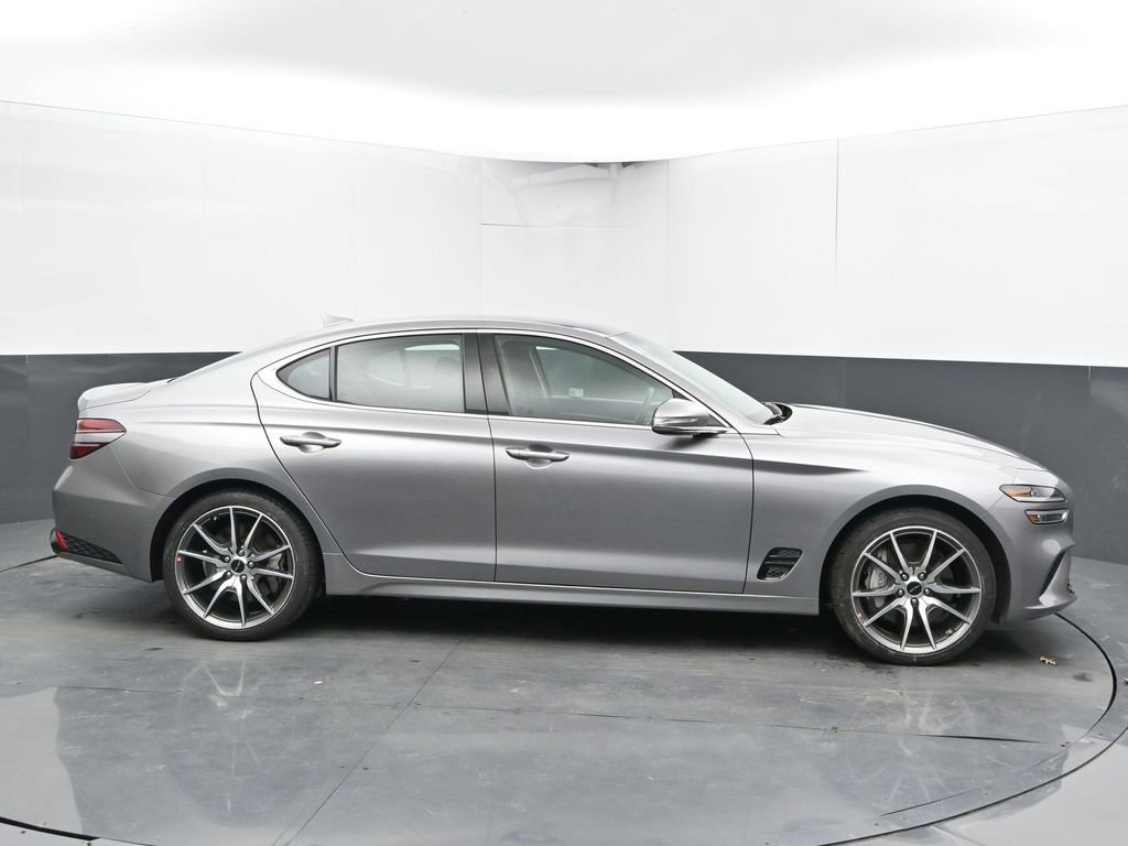 Used 2025 Genesis G70 2.5T image 12