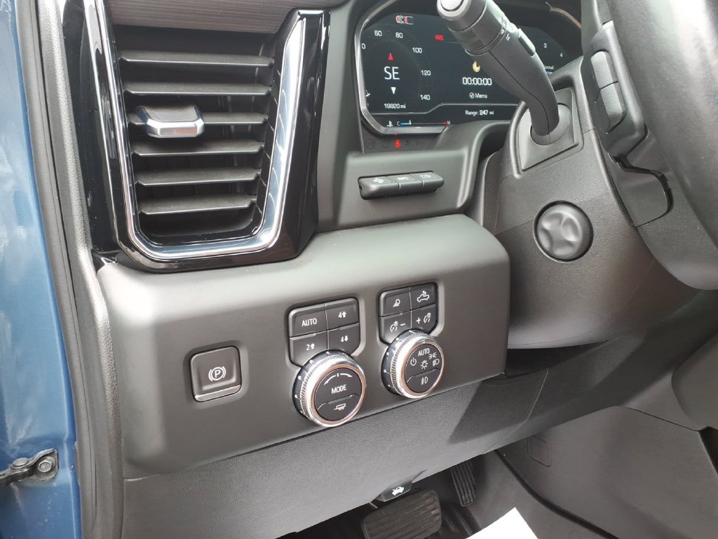 Used 2024 GMC Sierra 1500 Denali Ultimate AWD/4WD image 17