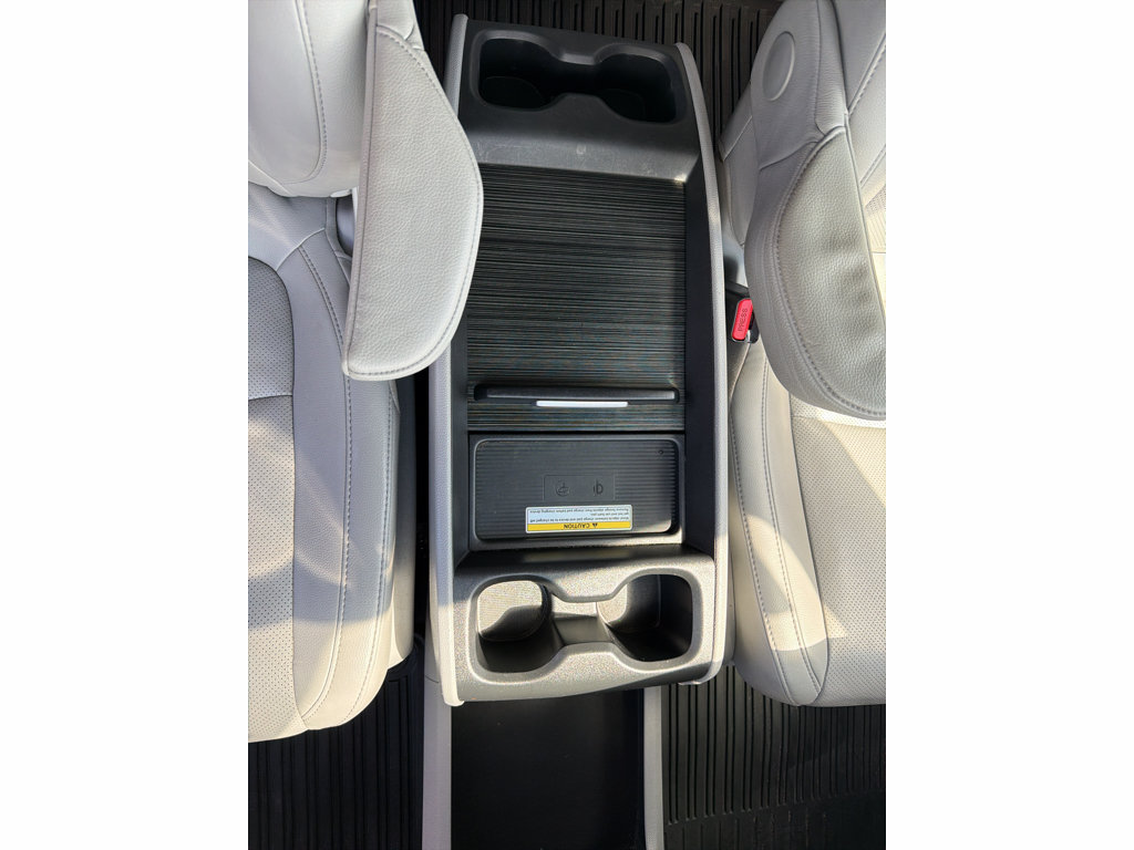 Used 2018 Honda Odyssey Elite image 12