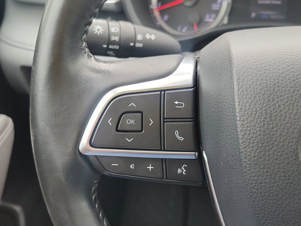 Used 2020 Toyota Highlander LE AWD/4WD image 23