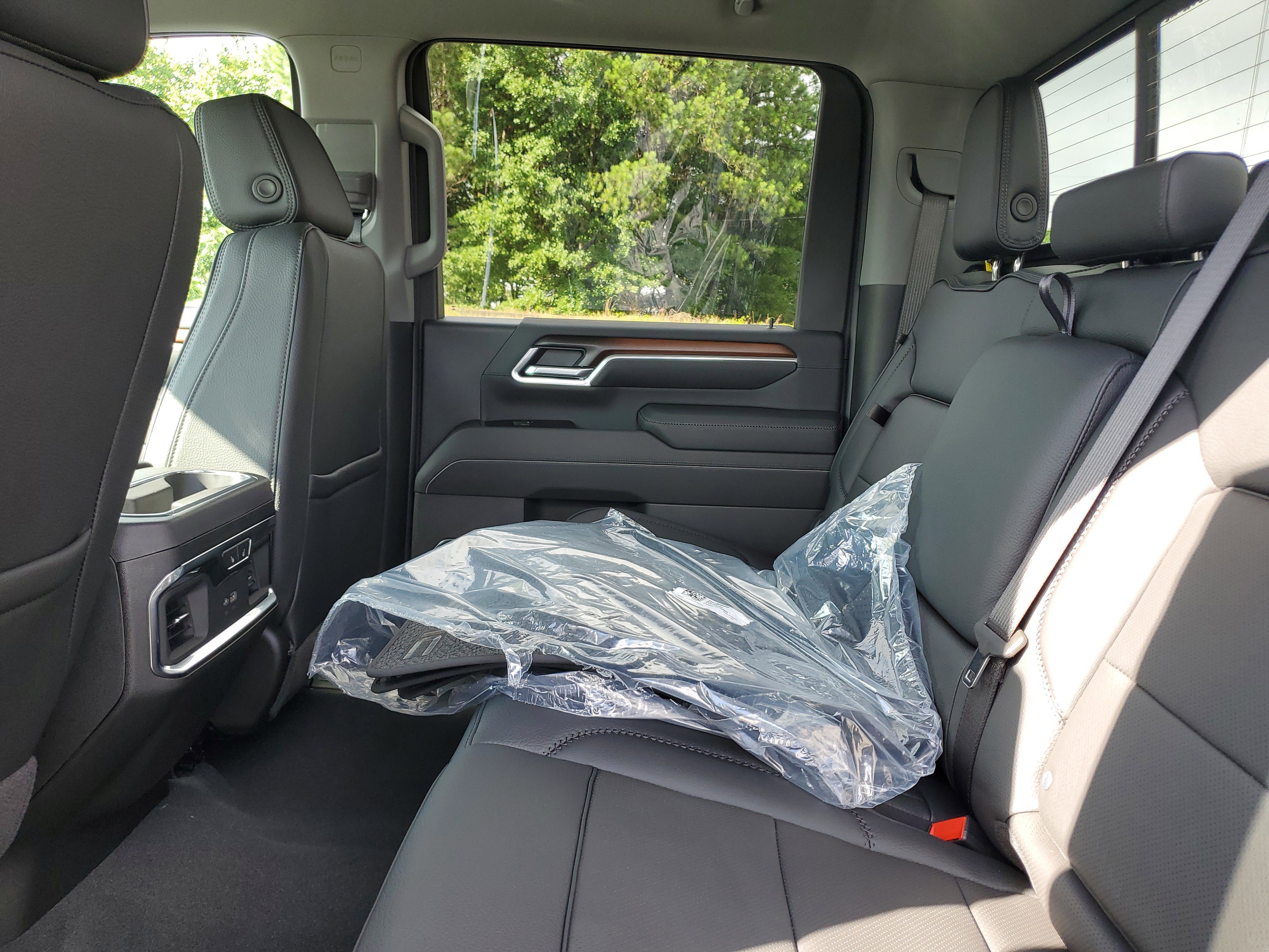 New 2025 GMC Sierra 2500 Denali image 10