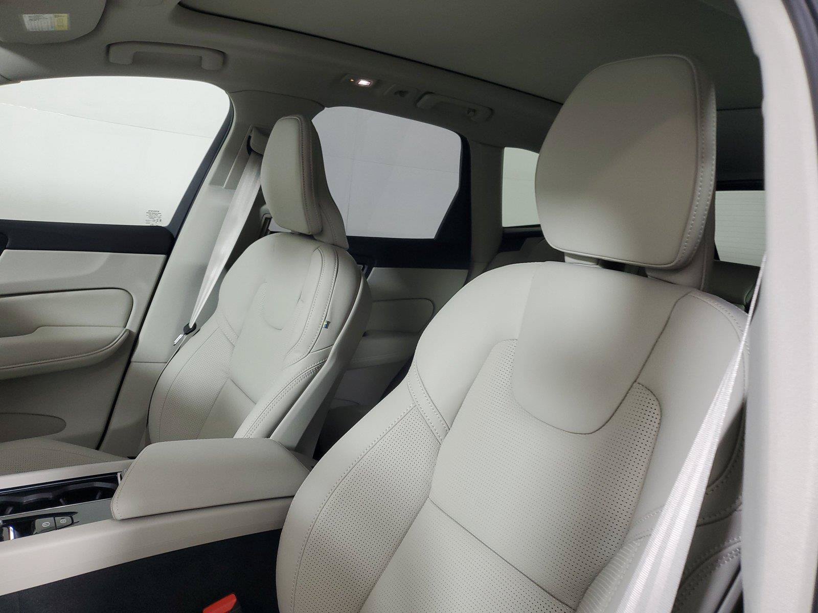 New 2026 Volvo XC60 T8 Ultra w/ Protection Package Premier AWD/4WD image 22
