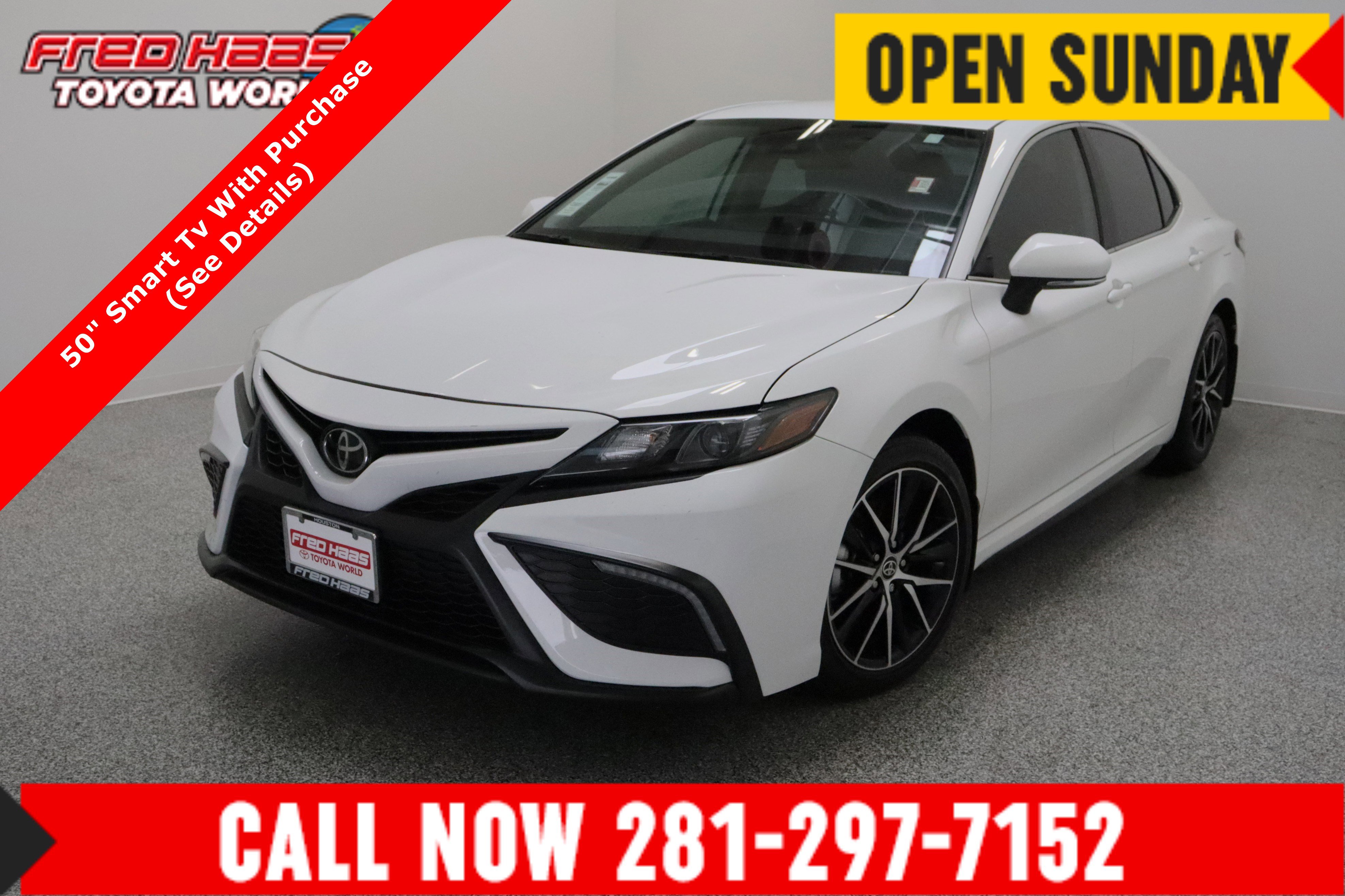 Used 2024 Toyota Camry SE image 1