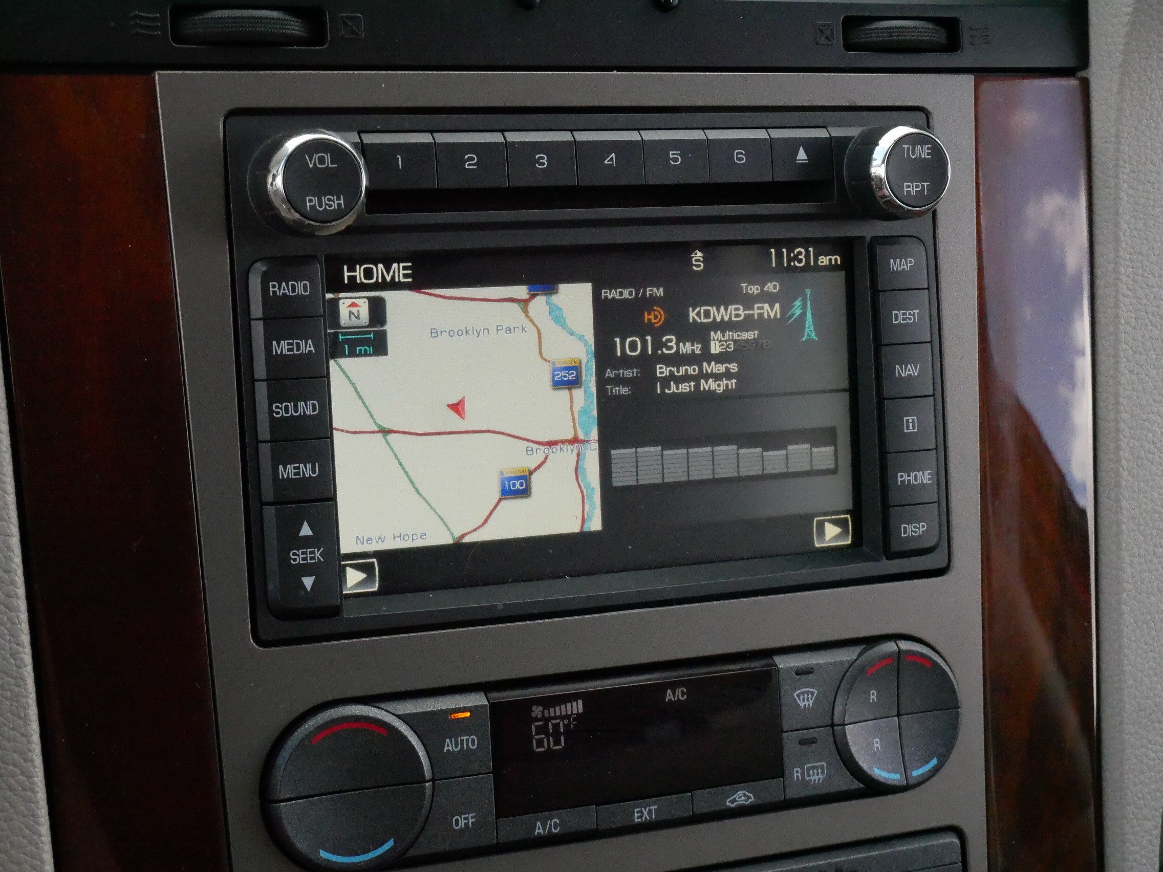Used 2014 Lincoln Navigator 4WD image 22