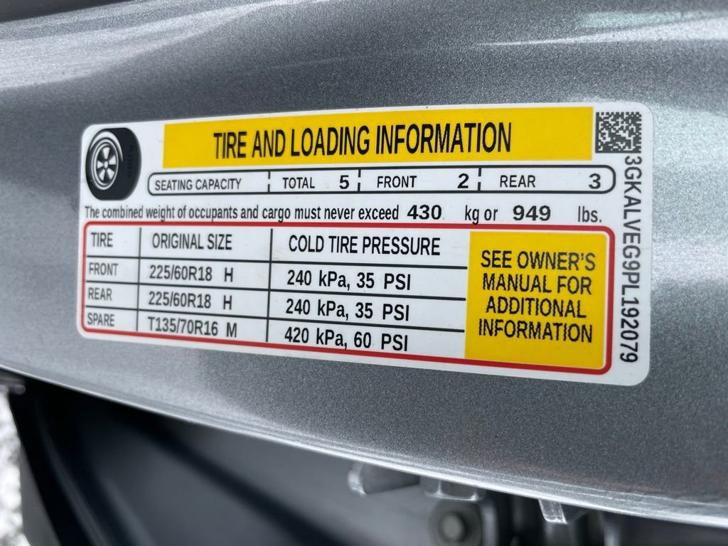 Used 2023 GMC Terrain SLT image 44