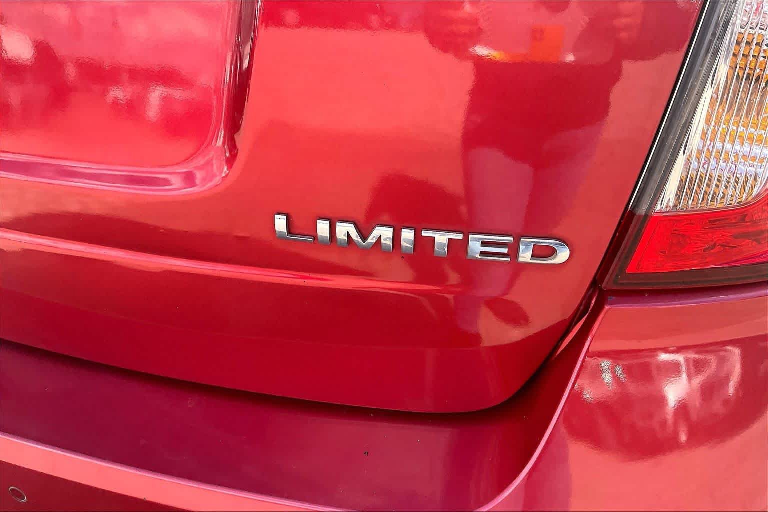 Used 2011 Ford Edge Limited w/ 302A Rapid Spec Order Code FWD image 9