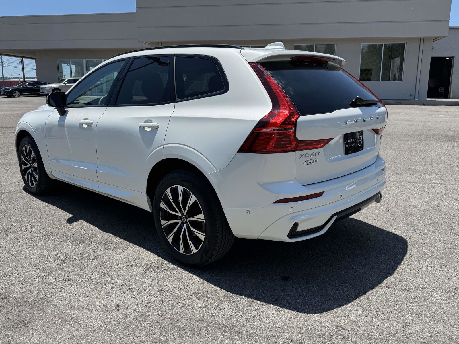 Certified 2025 Volvo XC60 B5 Plus AWD/4WD image 5