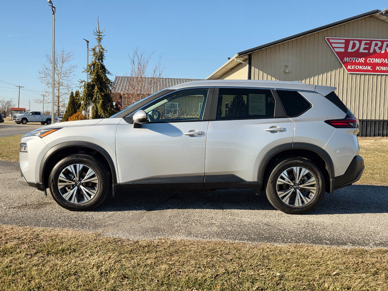 Used 2023 Nissan Rogue SV w/ SV Premium Package image 26