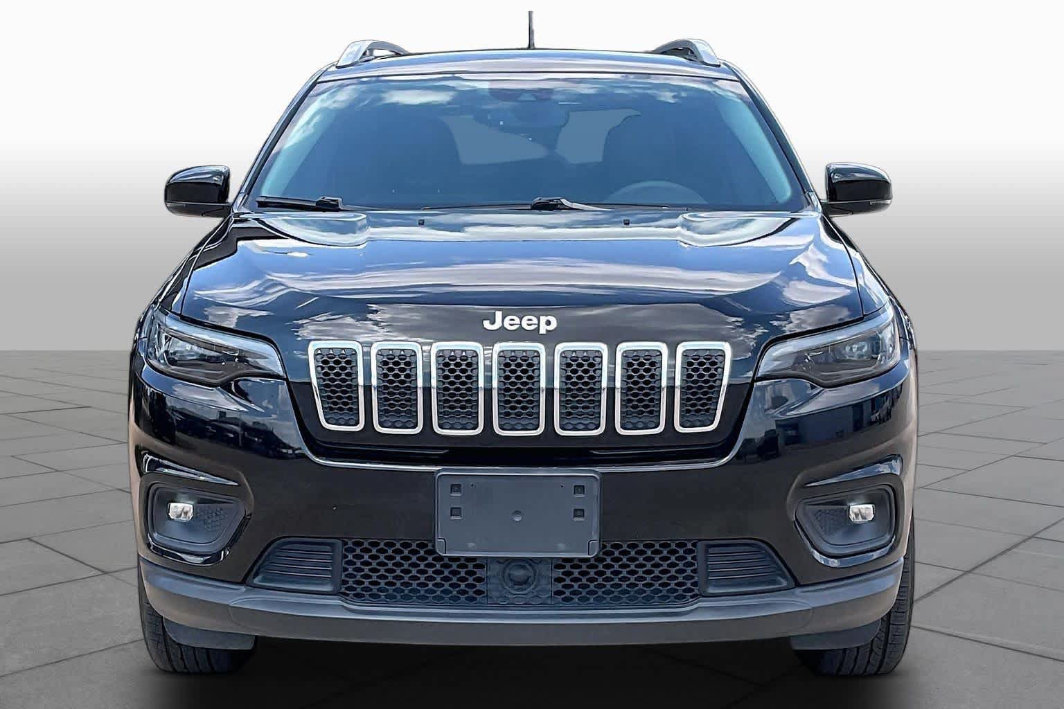 Used 2021 Jeep Cherokee Latitude Lux w/ Comfort/Convenience Group AWD/4WD image 4