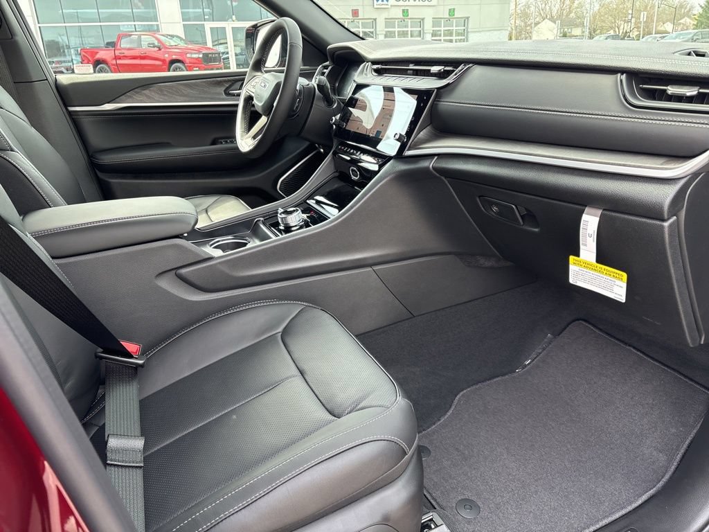 New 2026 Jeep Grand Cherokee L Limited AWD/4WD image 14