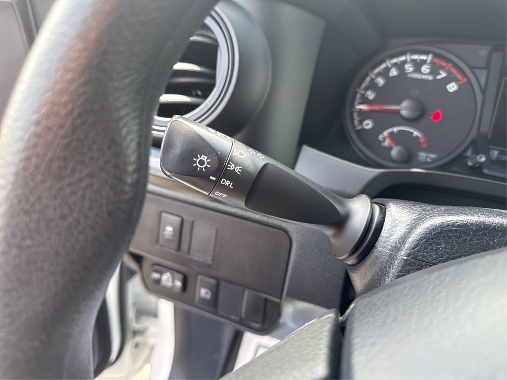 Used 2020 Toyota Tacoma SR AWD/4WD image 27