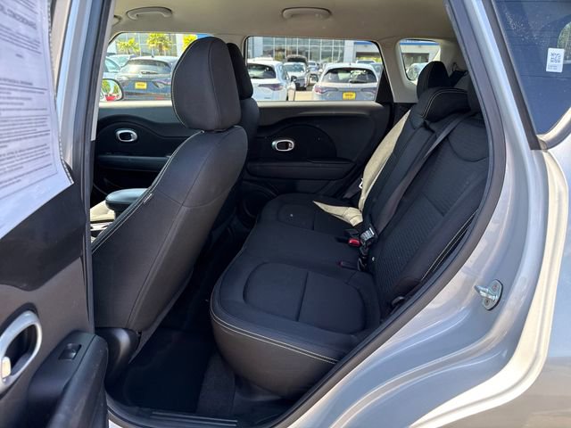 Used 2016 Kia Soul + FWD image 16