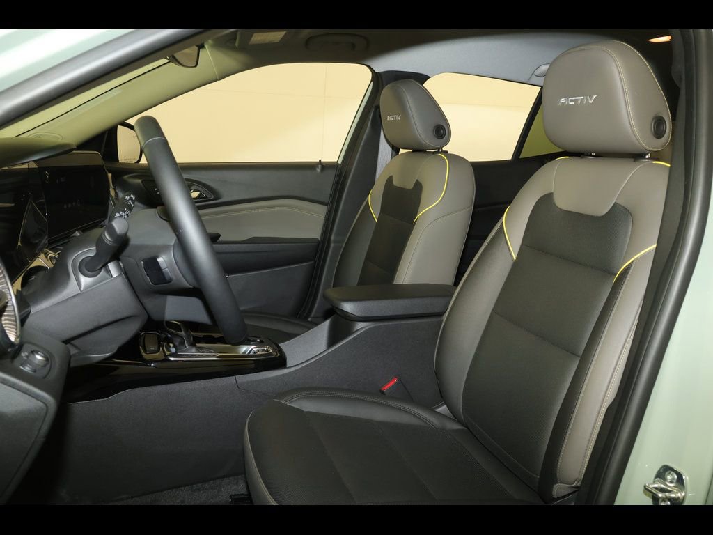 Used 2025 Chevrolet Trax ACTIV w/ Driver Confidence Package FWD image 22