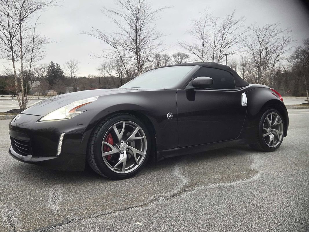 Used 2013 Nissan 370Z Touring w/ Sport Pkg RWD image 33