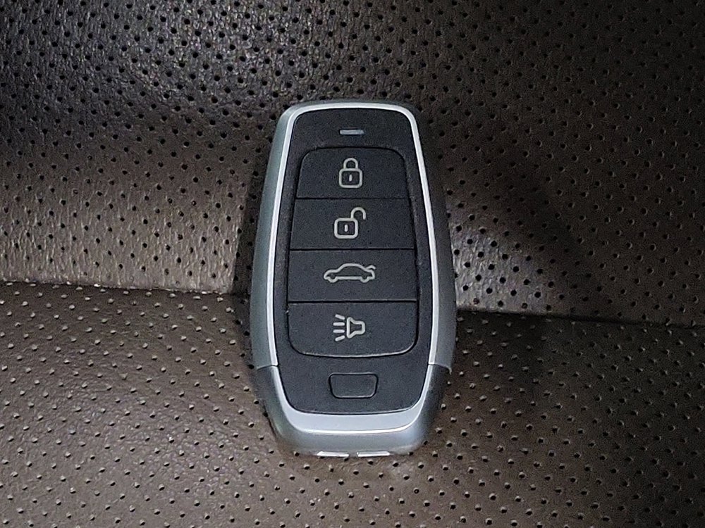 Used 2016 Nissan Murano Platinum w/ Platinum Technology Package FWD image 32