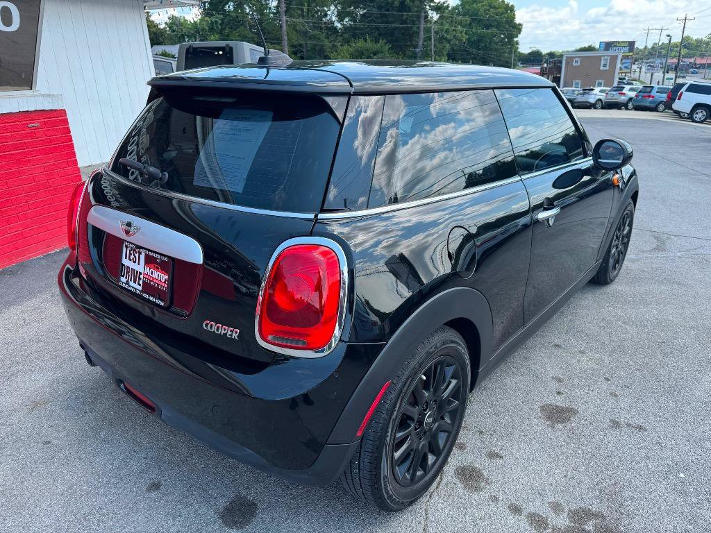 Used 2014 MINI Cooper 2-Door Hardtop FWD image 6